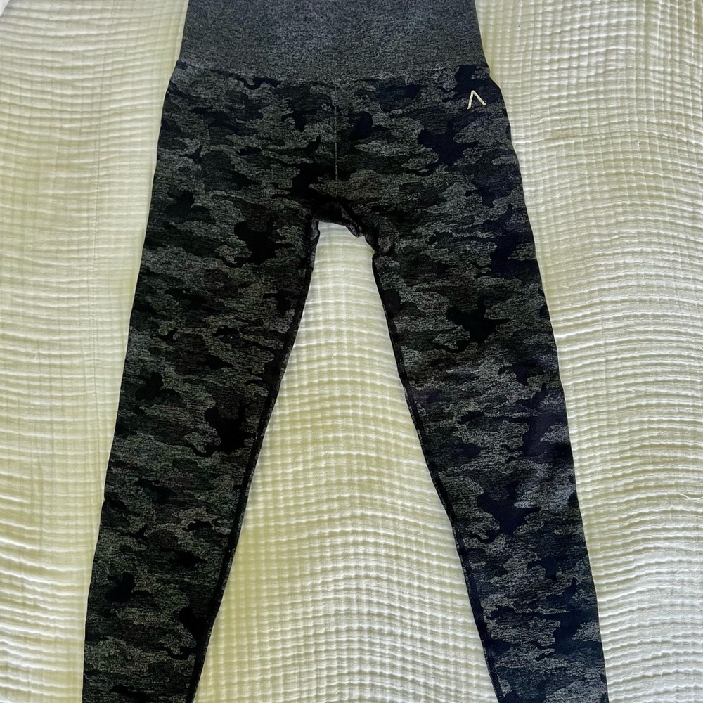 MUST GO! Acta Seamless Compression Leggings - Picture 2 of 5